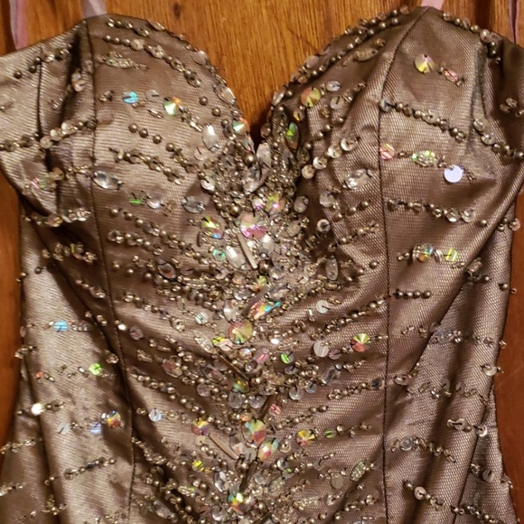 Evening gown - Picture 4 of 5